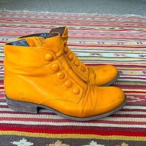 Miz Mooz leather ankle boots